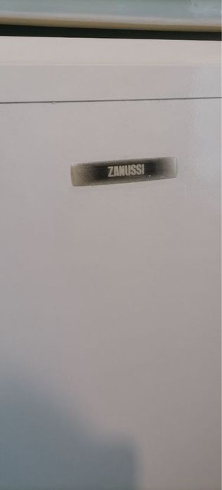 Холодильник Zanussi