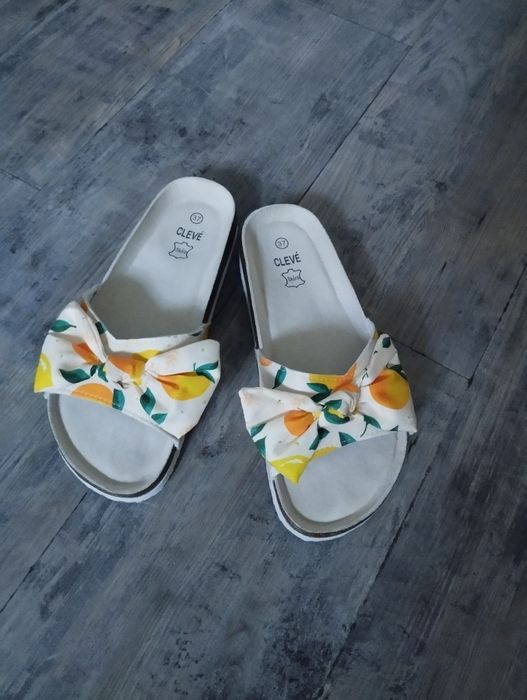 Klapki 37 biale kokarda skóra