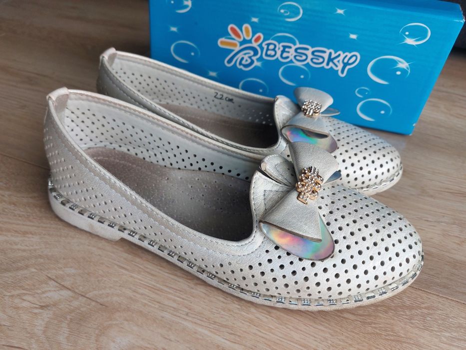 R.35 perłowe buty dla dziewczynki, ażurowe, skórzana Wkładka