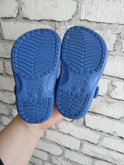 Оригінальні дитячі крокси Crocs, розмір C6/C7 (22-23)