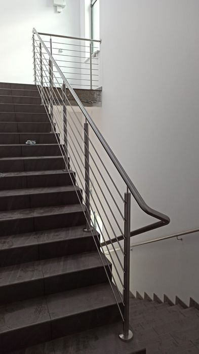 Balustrada nierdzewna.