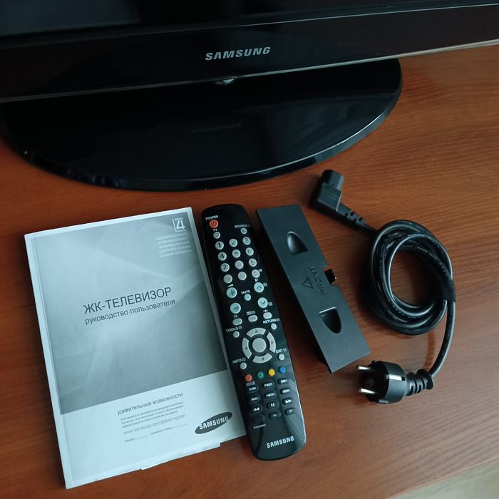 ЖК- Телевізор Samsung LE26A450 з кронштейном, робочий стан.