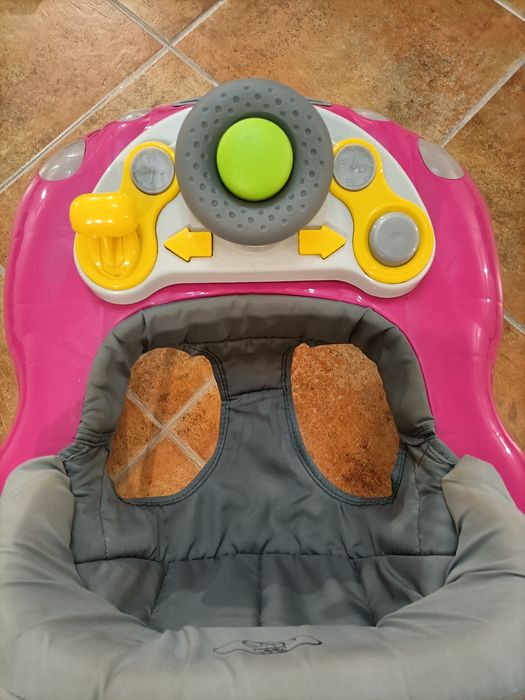 Brinquedos (3): Mesa de atividades, andarilho e voador