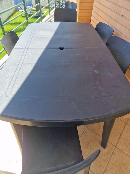 Mesa de jardim  com 6 cadeiras