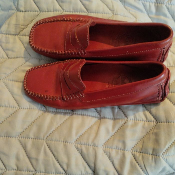 Mocassins vermelhos 35