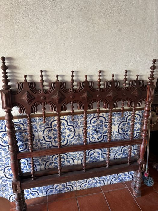 Cabeceira da cama madeira maciça