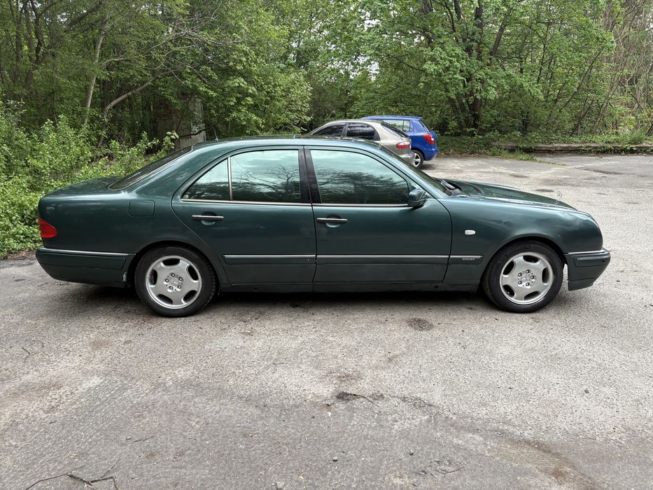 Mercedes benz w210 E200