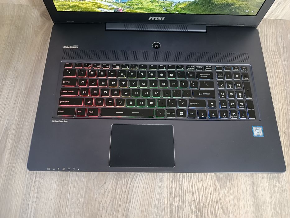 Игровой ноутбук MSI 17.3" i7 16GB SSD 128GB + HDD 500 Nvidia RGB FHD