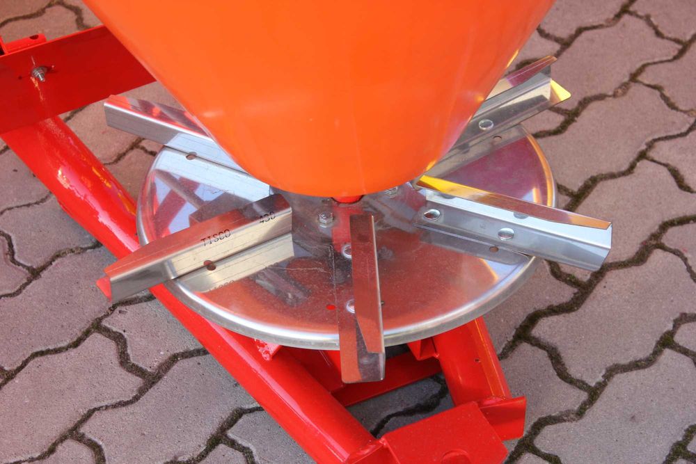 РОЗКИДАЧ міндобрив розсіювач - 500 л  Доставка ПО ВСІЙ УКРАЇНІ