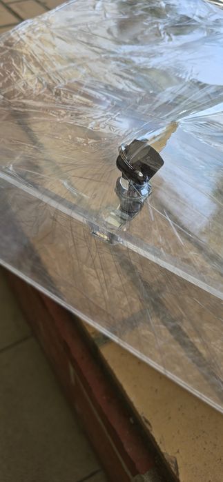 New acrylic box, 5 mm thick, with lid and lock64564066727170124