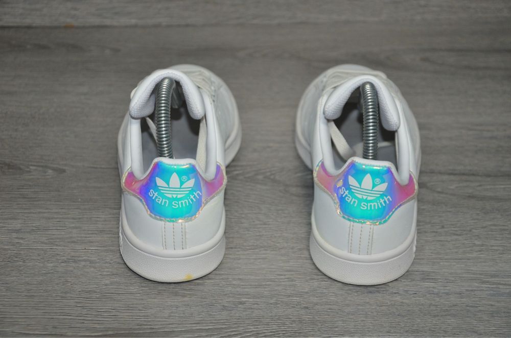 Продам кросівки Фірма  Adidas Stan Smith