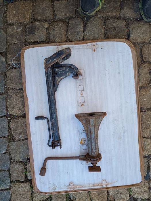 Ferragens e outros artigos