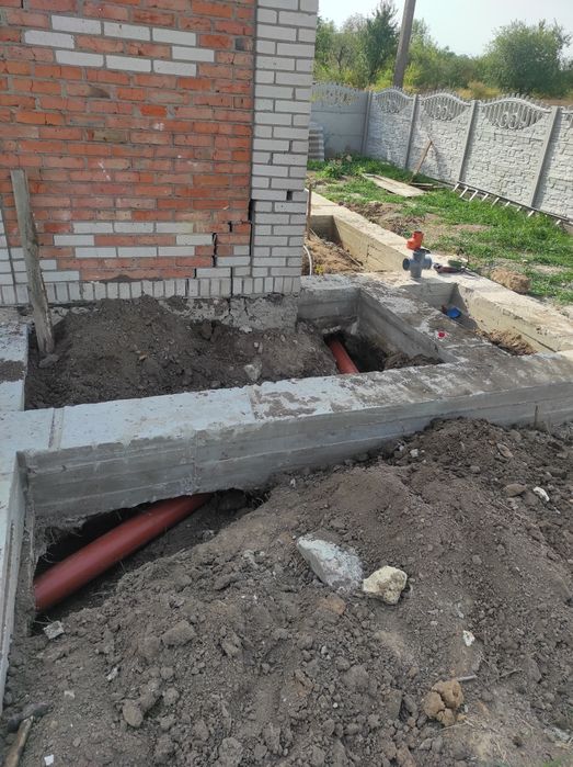 Продам участок  обгороджений по кругу