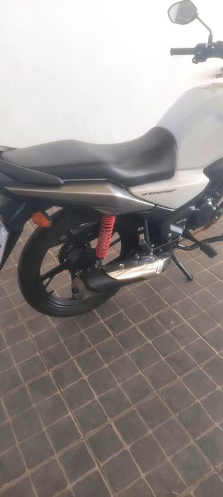 Mota 125 impecável