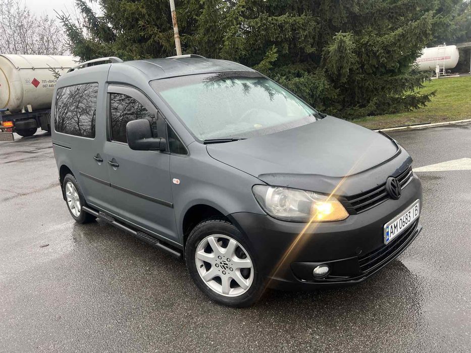 Volkswagen Caddy 1.6 дизель2011