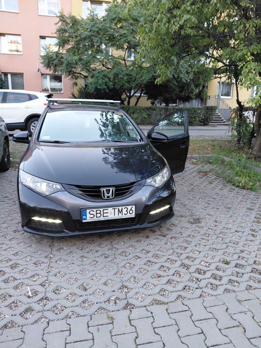 Sprzedam samochód osobowy marki Honda Civic 1.8 2012 r.