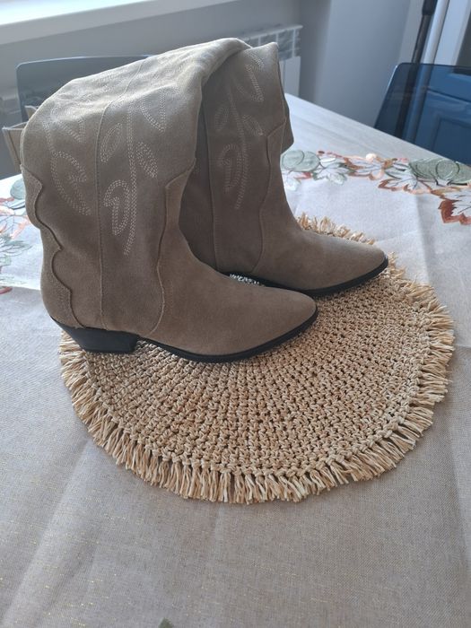 Kozaki ze skory zamszowej
