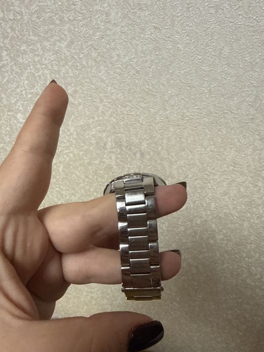 Годинник guess зі вставками