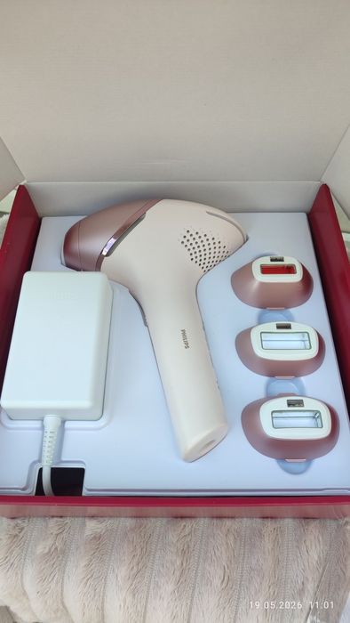 Продам фотоэпилятор Philips 9900