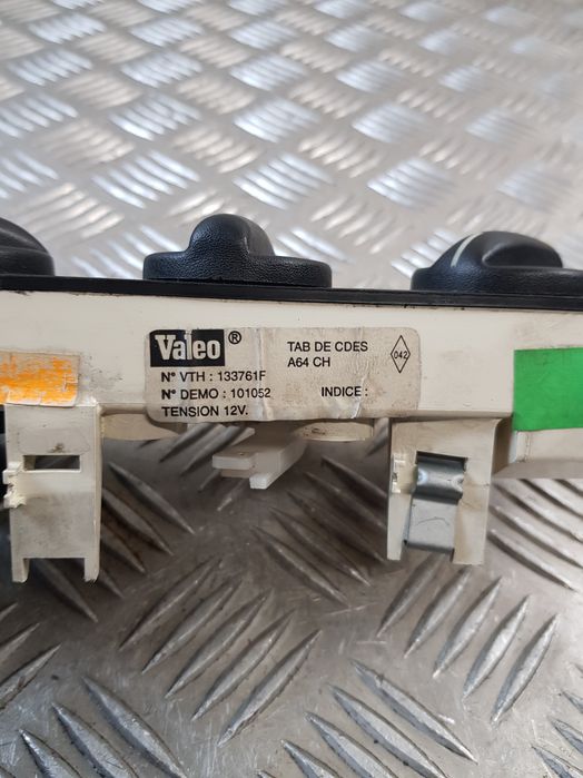 Panel Nawiewu 133761F Opel Movano A 01R-
