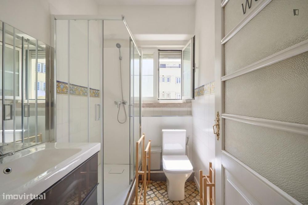 Quarto - localizado em Marquês de Pombal Lisbon