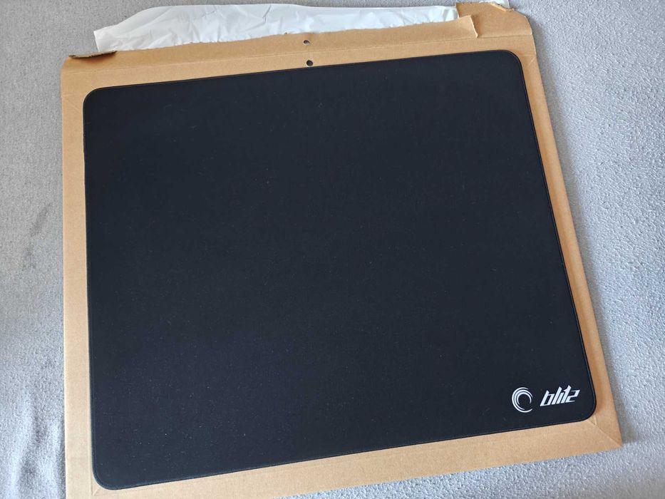 Podkładka LaOnda Blitz 500x417 w kolorze czarnym