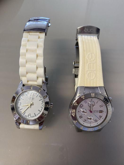 Relógios marca One para venda.