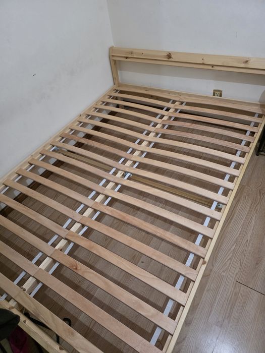 Cama casal ikea + estrado