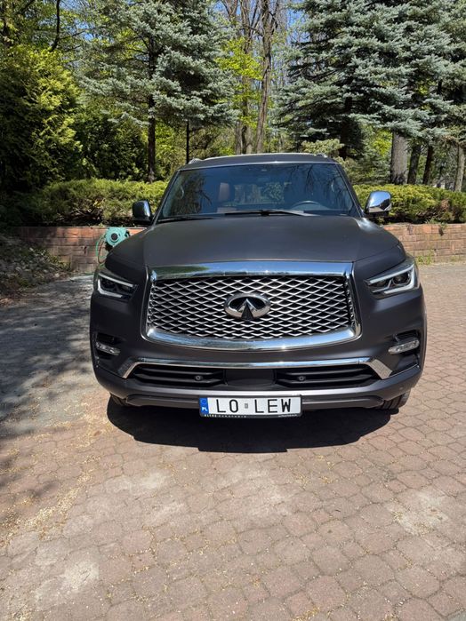 Samochód infiniti QX80