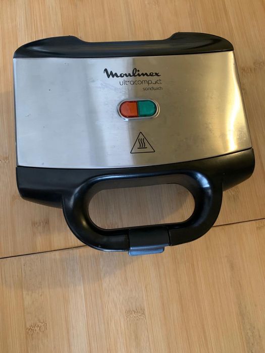 Sandwicheira Moulinex Antiaderente, Arrumação Vertical, excelente estado.