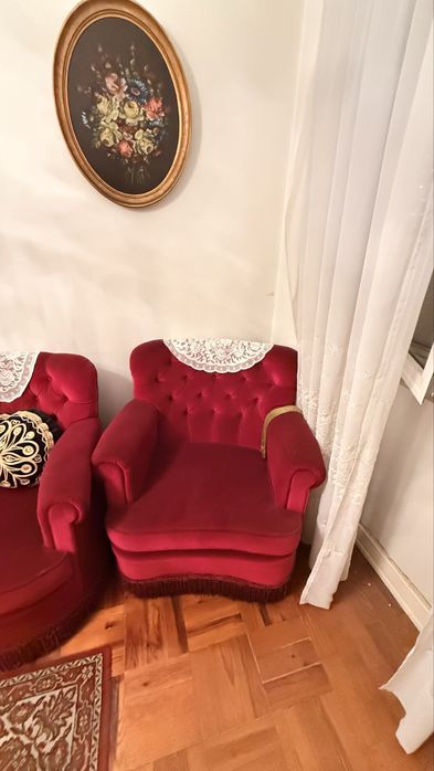 Vendo Sofa vermelho de 3 lugares e 2 poltronas