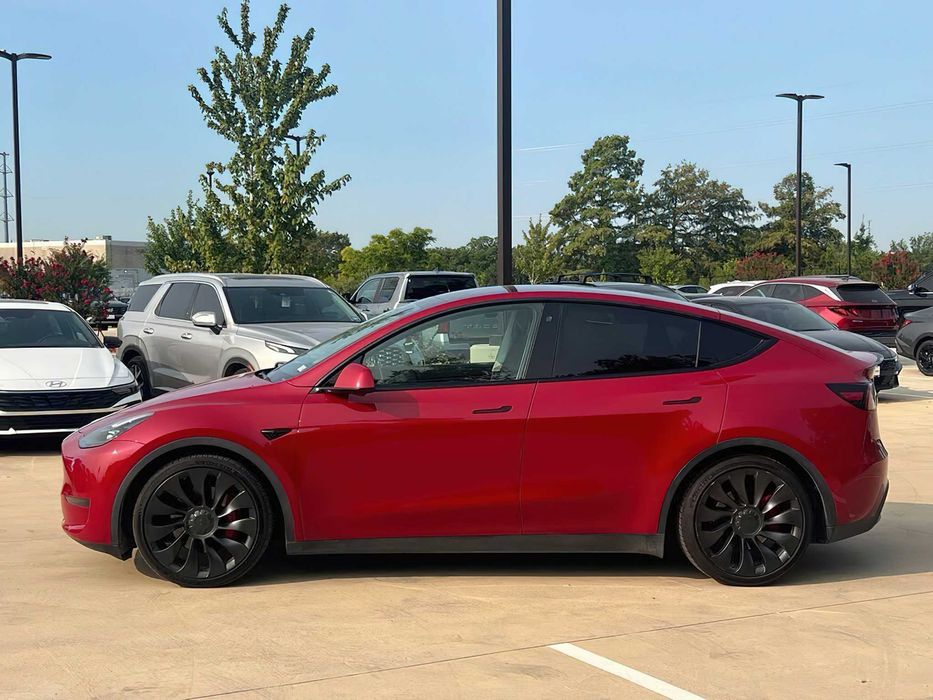 Tesla Model Y      2021