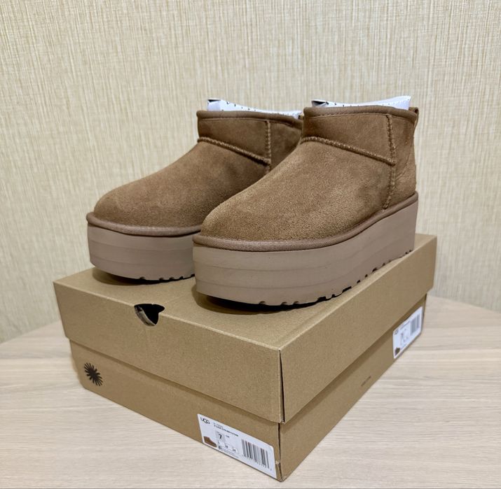 Замшеві чоботи UGG