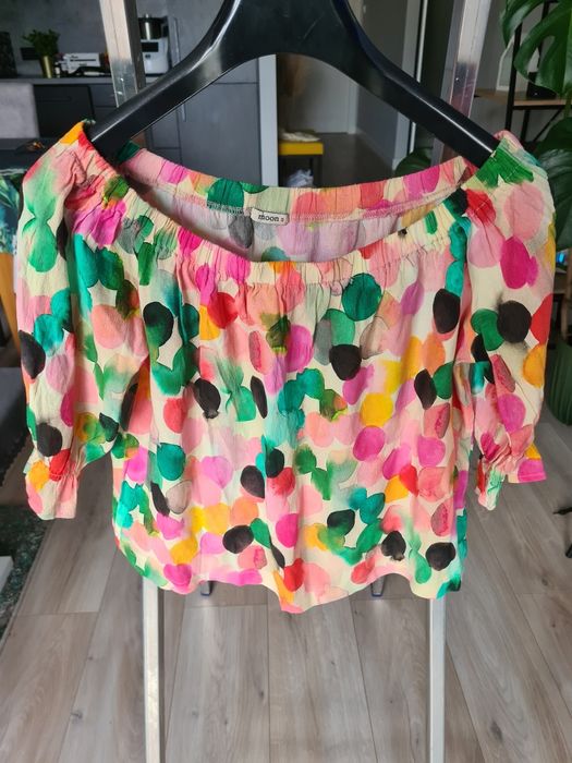 Kolorowa bluzka marki Moon. Rozmiar 40.