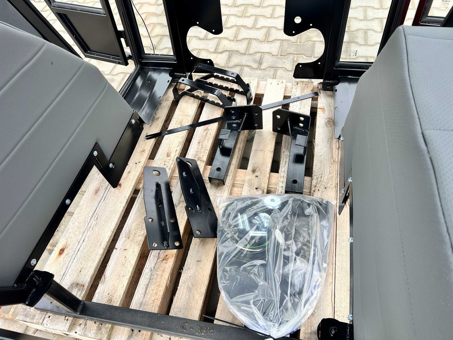 Kabina Ursus C360 C-360 C-330 C330 T-25 z błotnikami NAGLAK ---RATY---