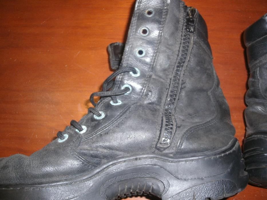Botas em pele