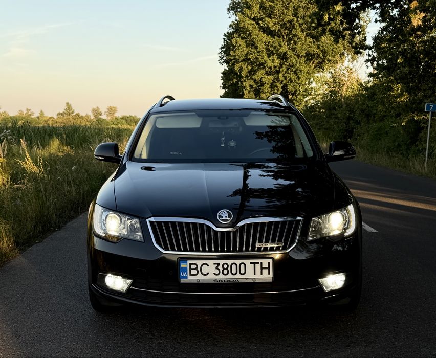 Авто Skoda Superb 2013