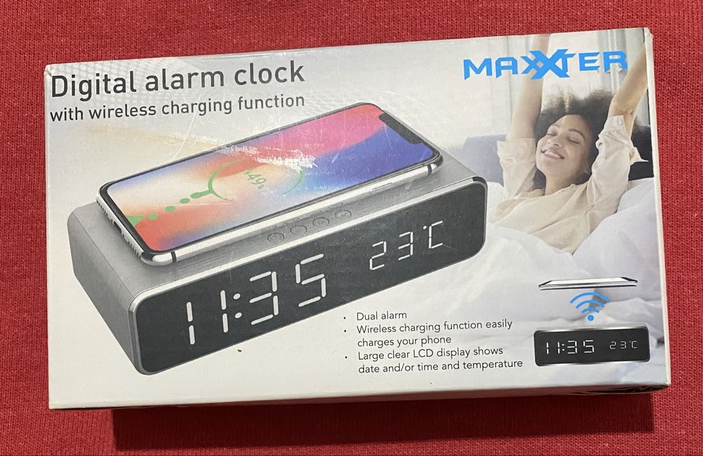Digital Alarm Clock with Wireless Charging Function445943250734950400
