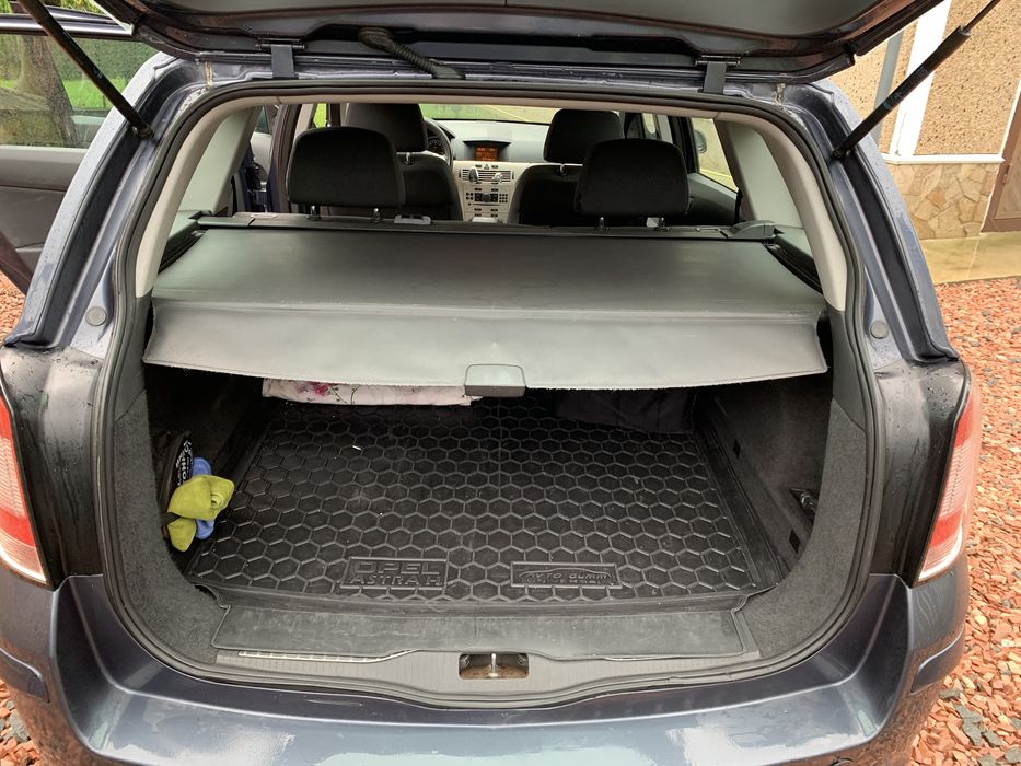 Продаю авто Opel Astra 2008