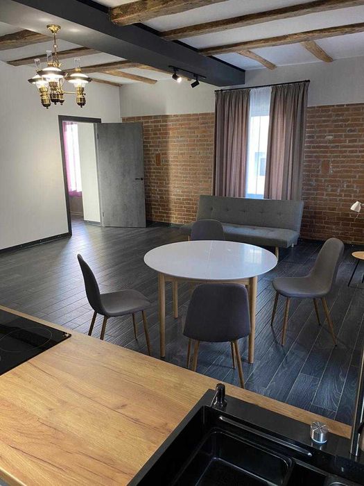 Цікава 2-кімн. квартира студія в центральному районі Полтави. Реальна.