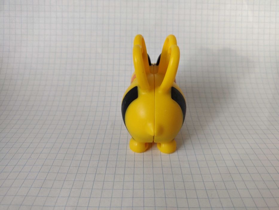 McDonalds Happe Meal  2020 г. пчелка серия: Аdopt me pets, Roblox.