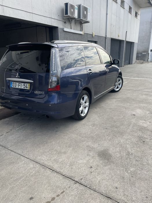 Mitsubishi grandis