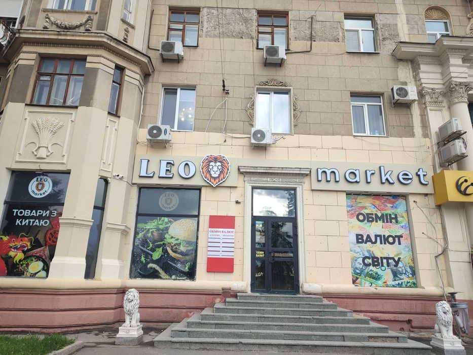Оренда торгового приміщення 220м2/ Майдан Конституції 1 хвилина