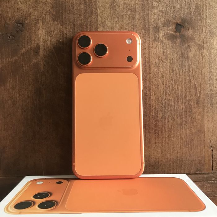iPhone 17 Pro Max Cosmic Orange 256 GB Neverlock