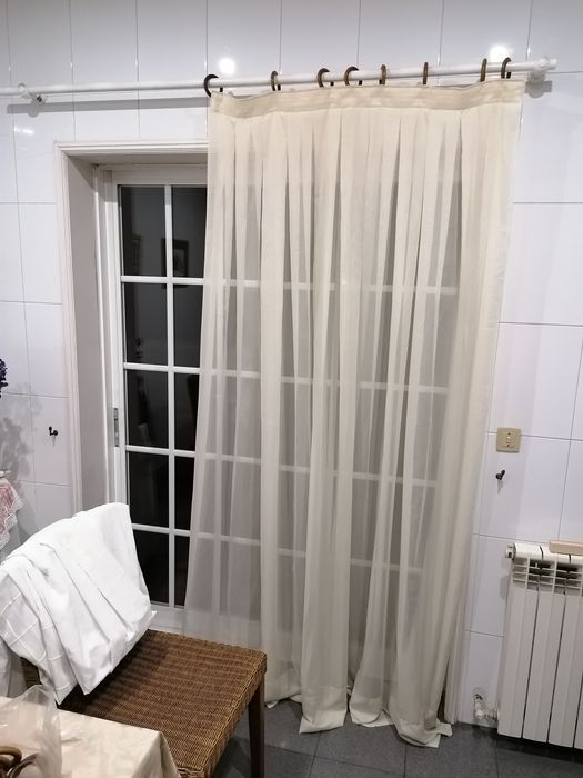 2 Cortinas de voil cor perola