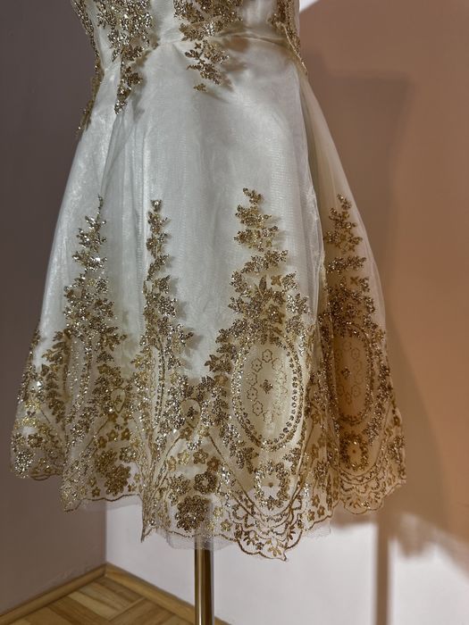 Sukienki wieczorowe M, M/L