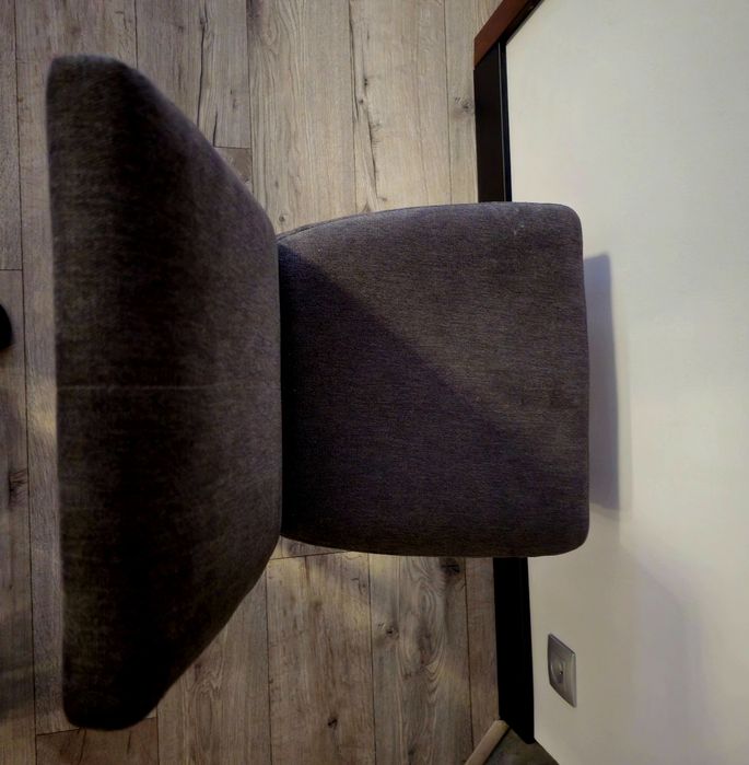 Stół, 6 krzeseł i stolik kawowy komplet