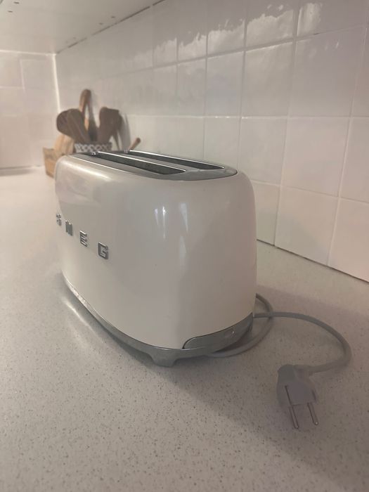 Toster smeg beżowy