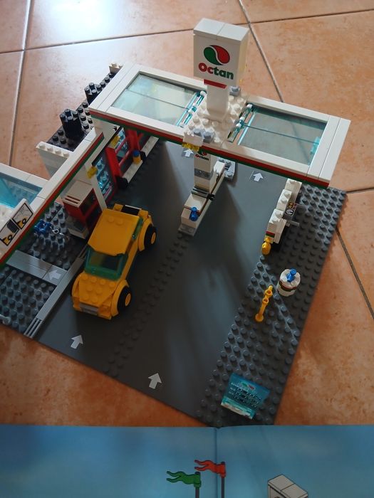 Lego  city 7993 сервісна станція