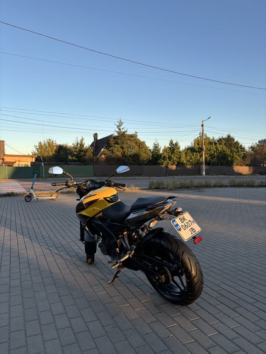 Bajaj pulsar ns 200